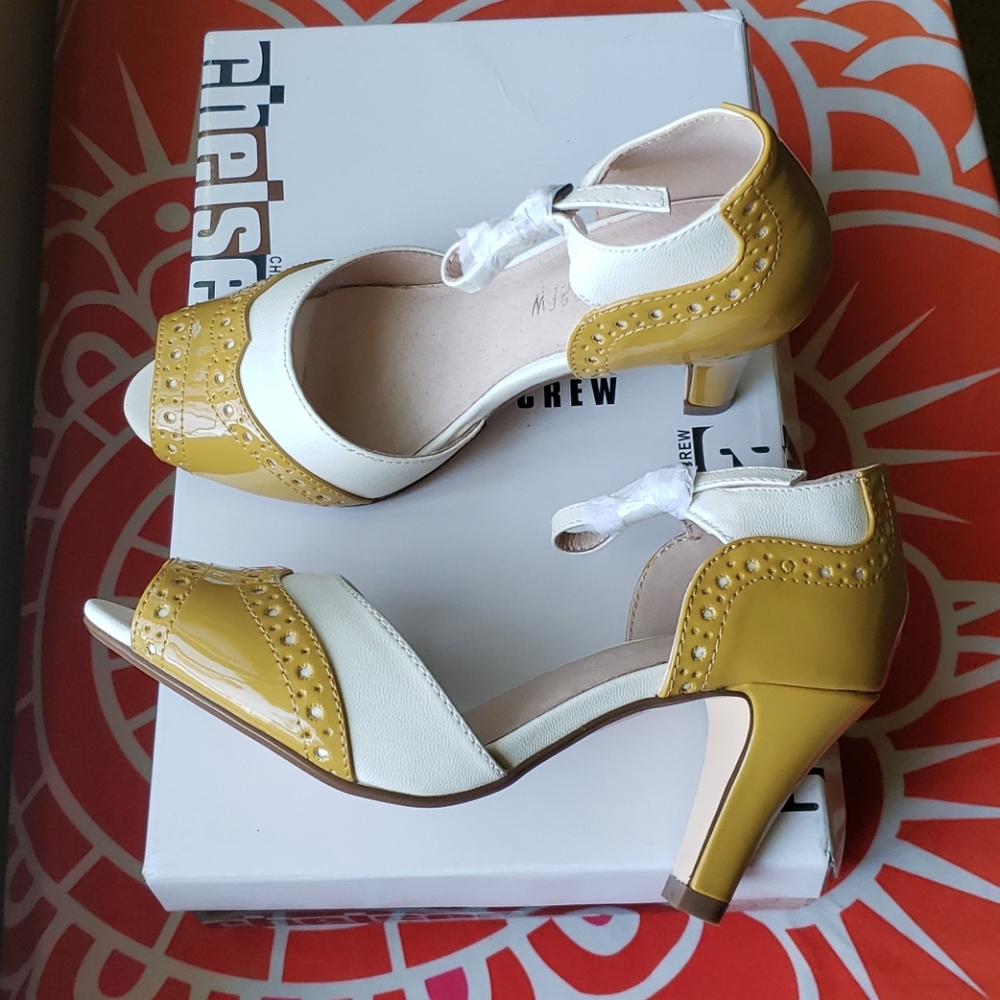 NIB - Brand new Mustard & Bone Godiva pump